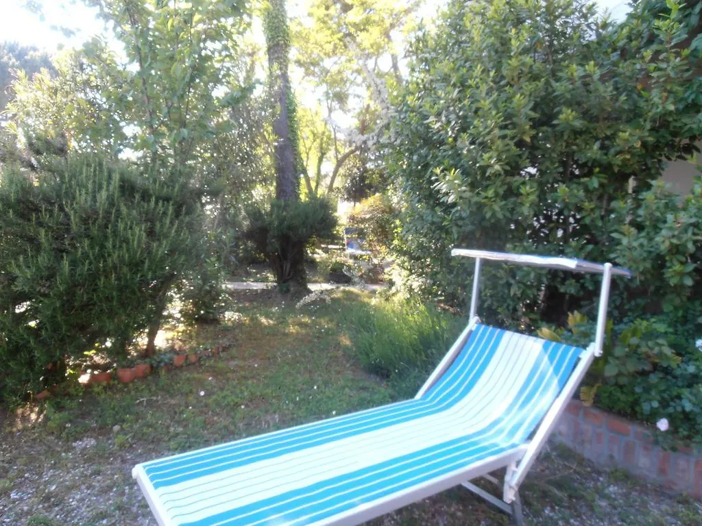 فندق مبيت وإفطار مارينا روميا B&B Amici Miei