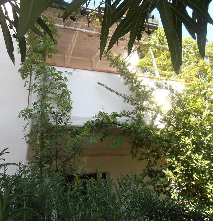 فندق مبيت وإفطار مارينا روميا B&B Amici Miei