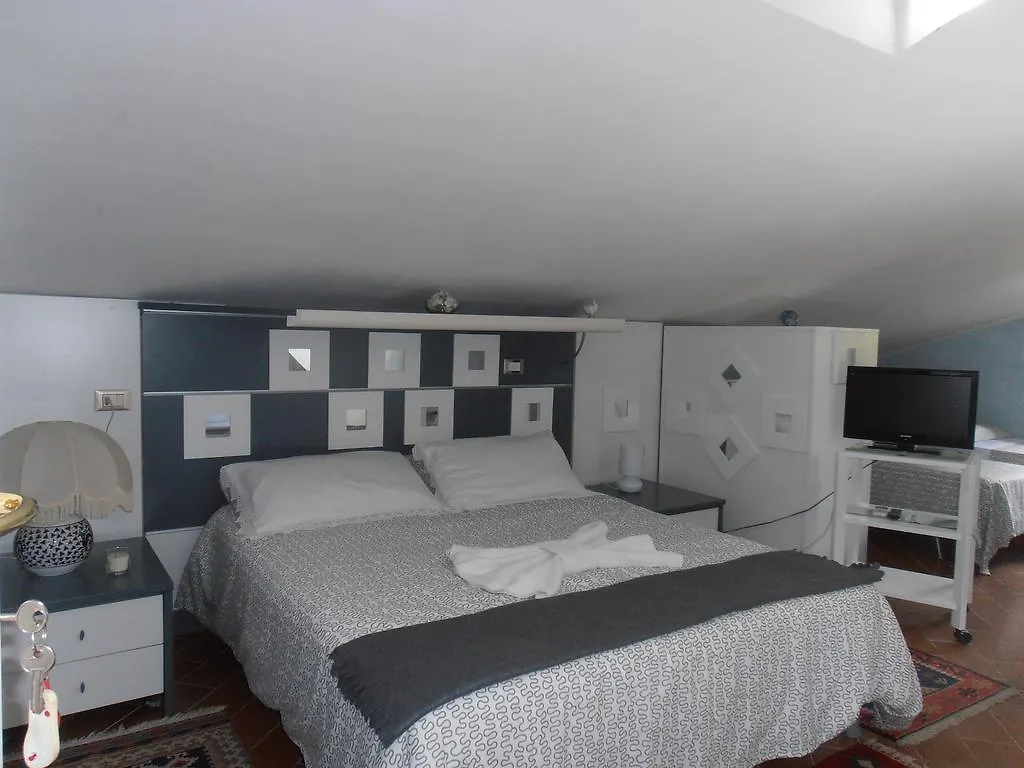 فندق مبيت وإفطار مارينا روميا B&B Amici Miei إيطاليا
